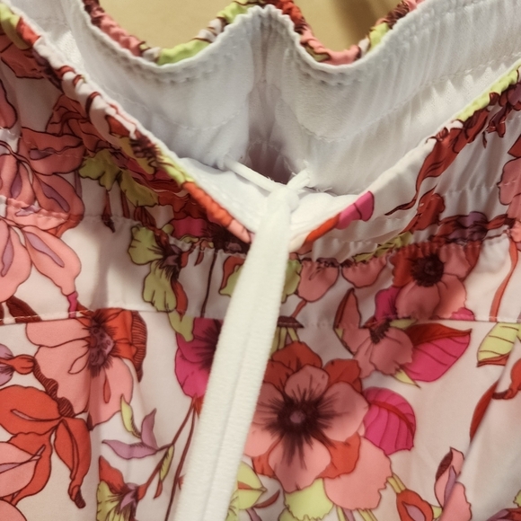 AVIA Women's Floral Drawnstring Athletic Short Size XXL (20) - Picture 9 of 10